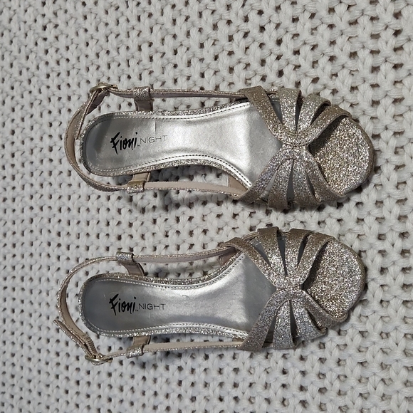 FIONI Clothing Shoes - Sparkly Gold Heels